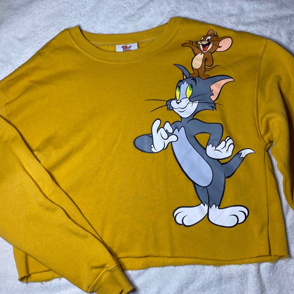 Yellow sweatshirt